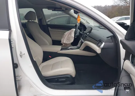 2020 Honda Accord Touring z USA, uszkodzony, nr VIN 1HGCV2F99LA024734